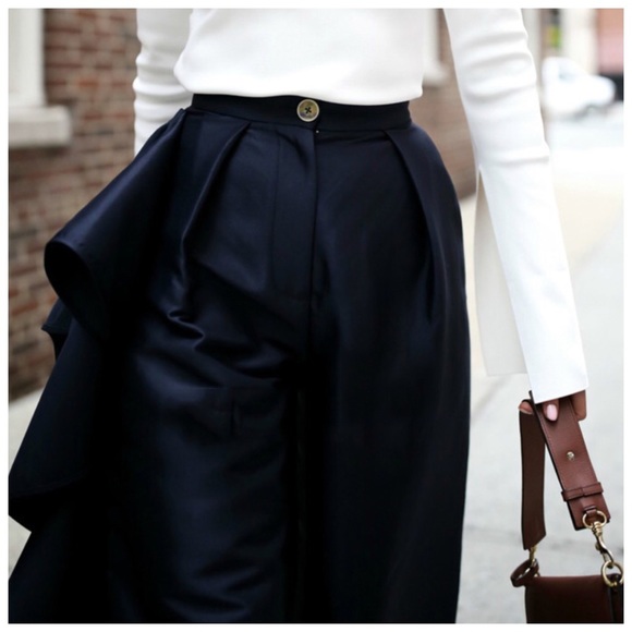 Silky Long Side Ruffle Capri Pants - Picture 9 of 12